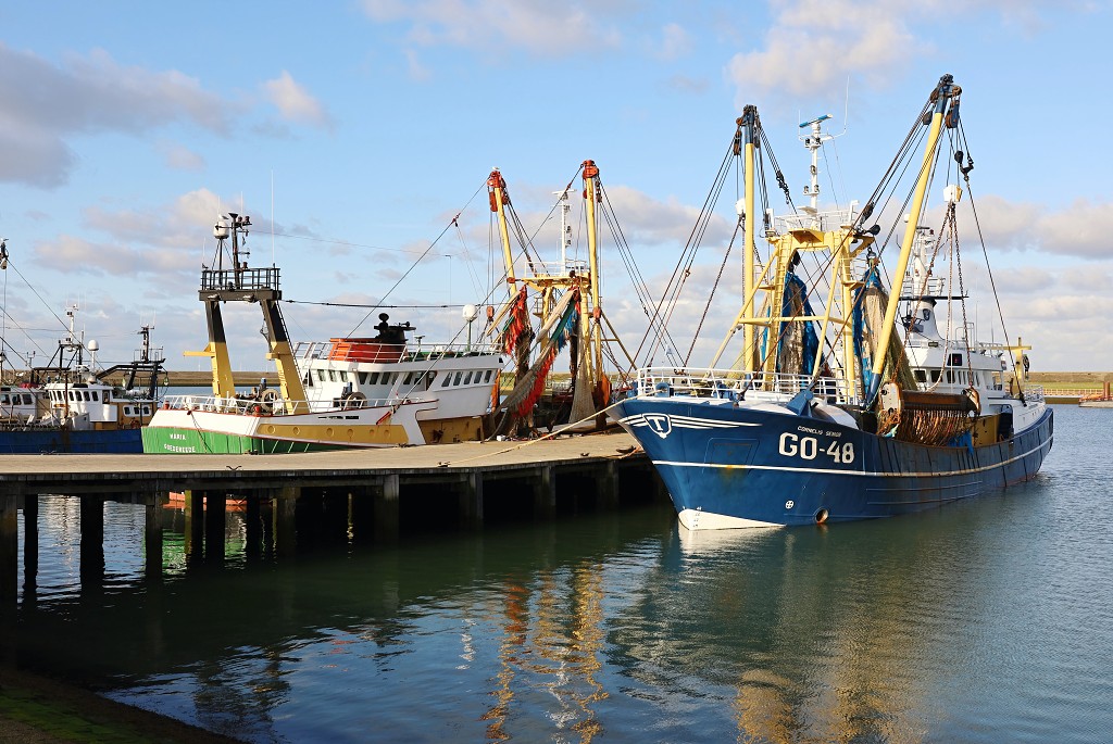 visserij industrie hdr stellendam yerseke kotter viskotter trawler visnet visnetten vloot vis vissen zierikzee